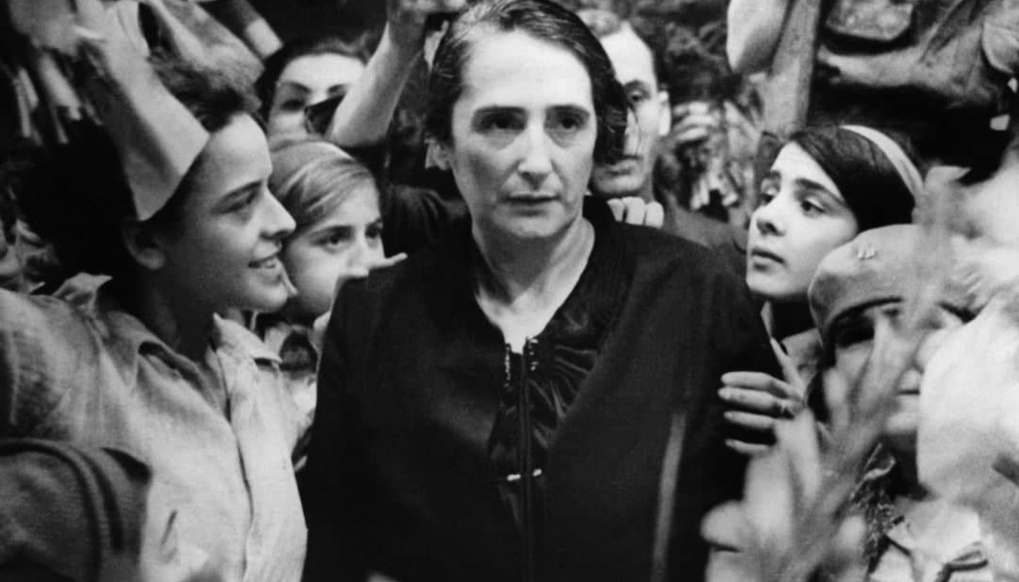 Dolores Ibarruri Pasionaria blanco y negro